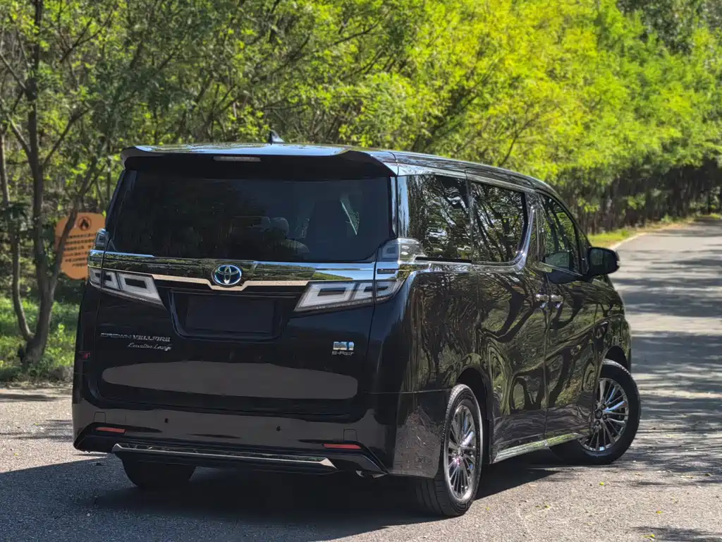 Toyota Vellfire — миниатюра 6