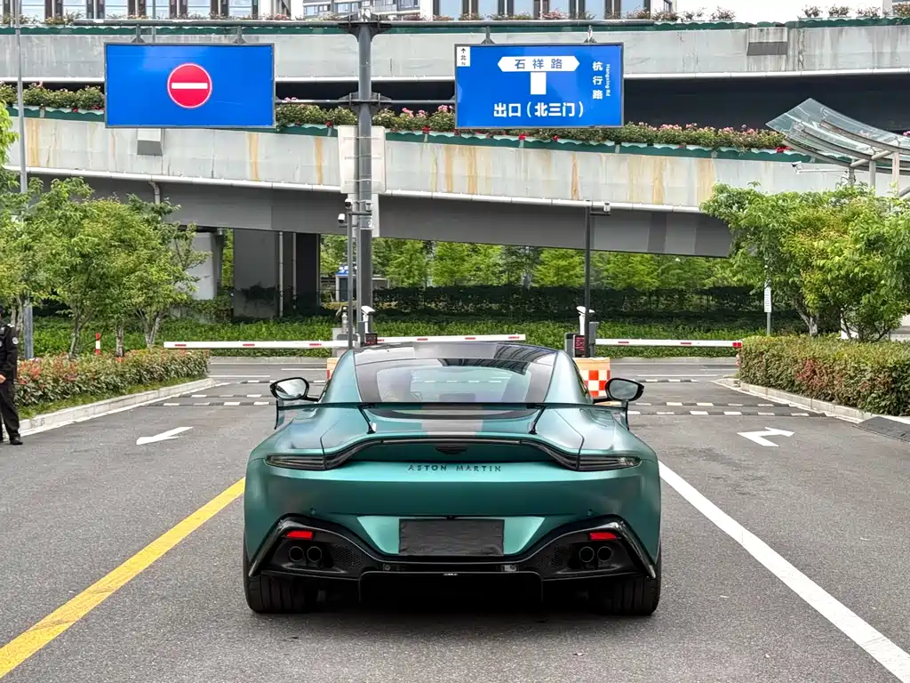 Aston Martin V8 Vantage 2022 4.0T V8 F1 Edition Coupe