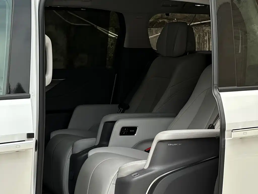 Buick GL8 2025 Premium
