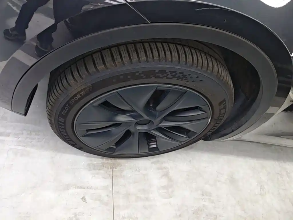 Tesla Model Y — миниатюра 23