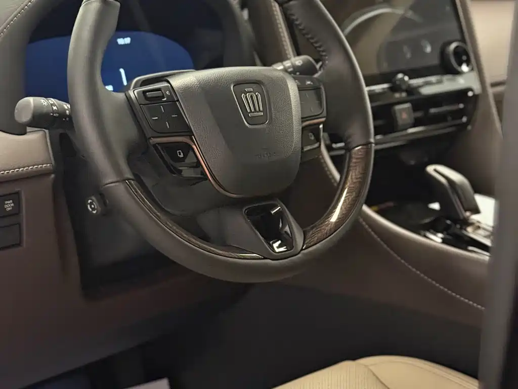 Toyota Vellfire 2024 2.5L