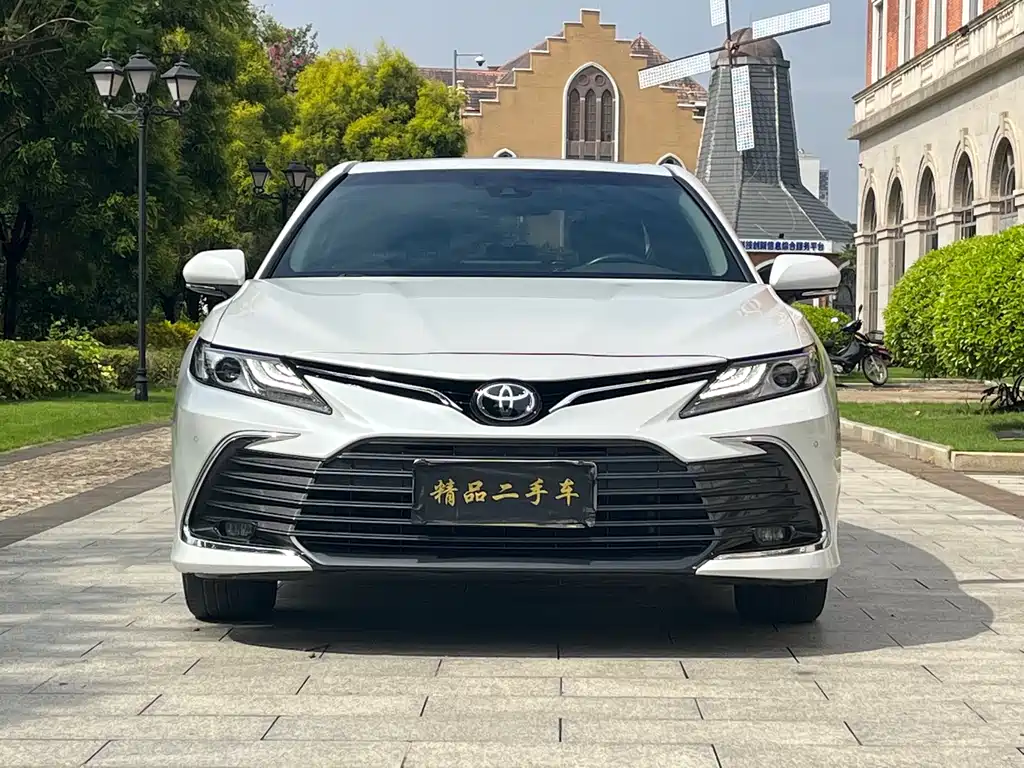 TOYOTA CAMRY