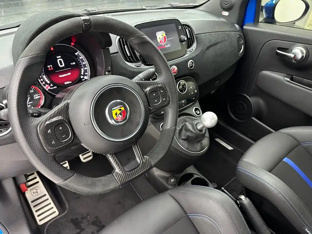 Abarth 695 2022 1.4T MT