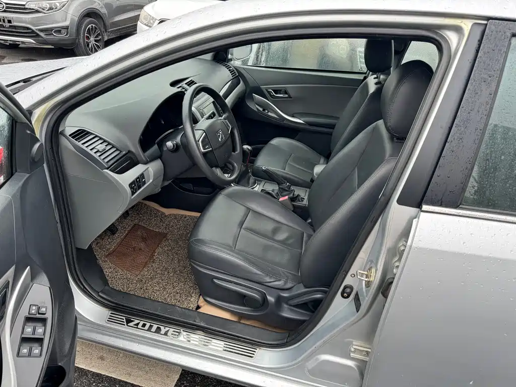 Zotye Z300 2014 1.5L MT Luxury