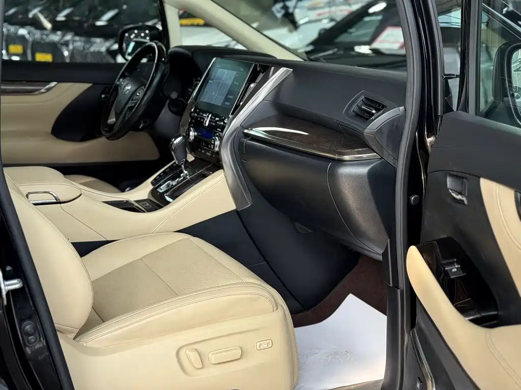 Toyota Alphard — фотографии объявления, Фото 16