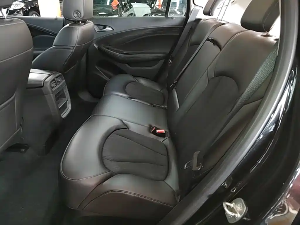 Buick Envision Plus — миниатюра 17