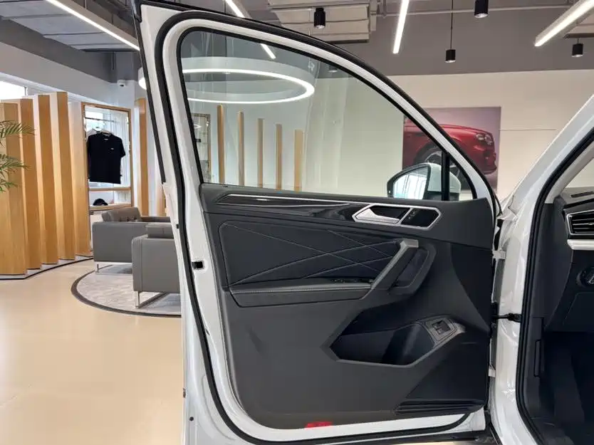 VOLKSWAGEN TIGUAN L NEW ENERGY