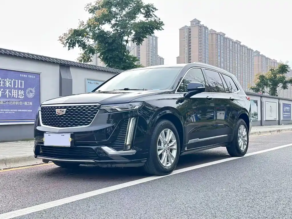 CADILLAC XT6