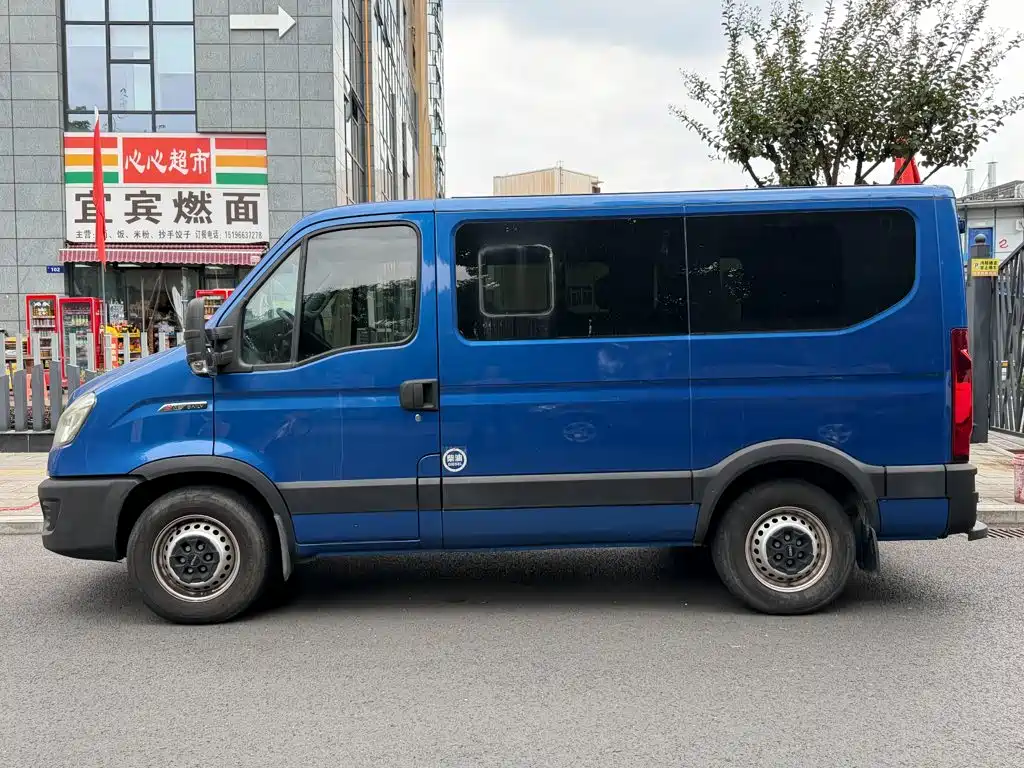 IVECO Ousheng — миниатюра 3