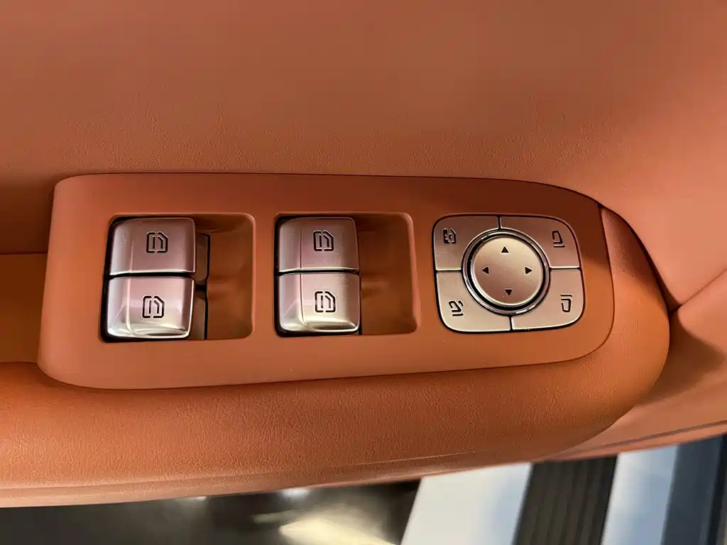 Li Auto Li L8 — миниатюра 26