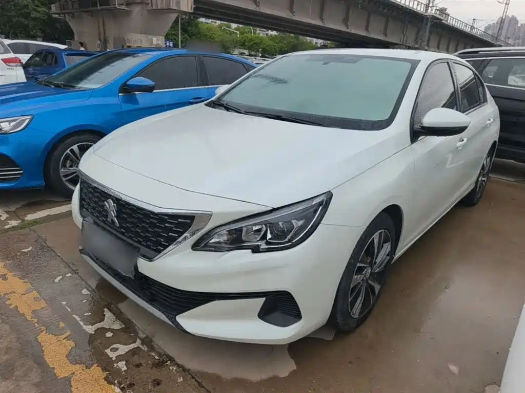 Peugeot 408 2022
