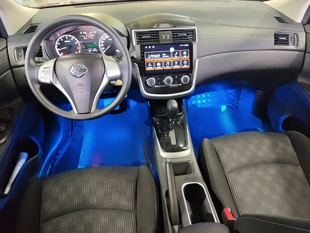 Nissan Tiida — миниатюра 10