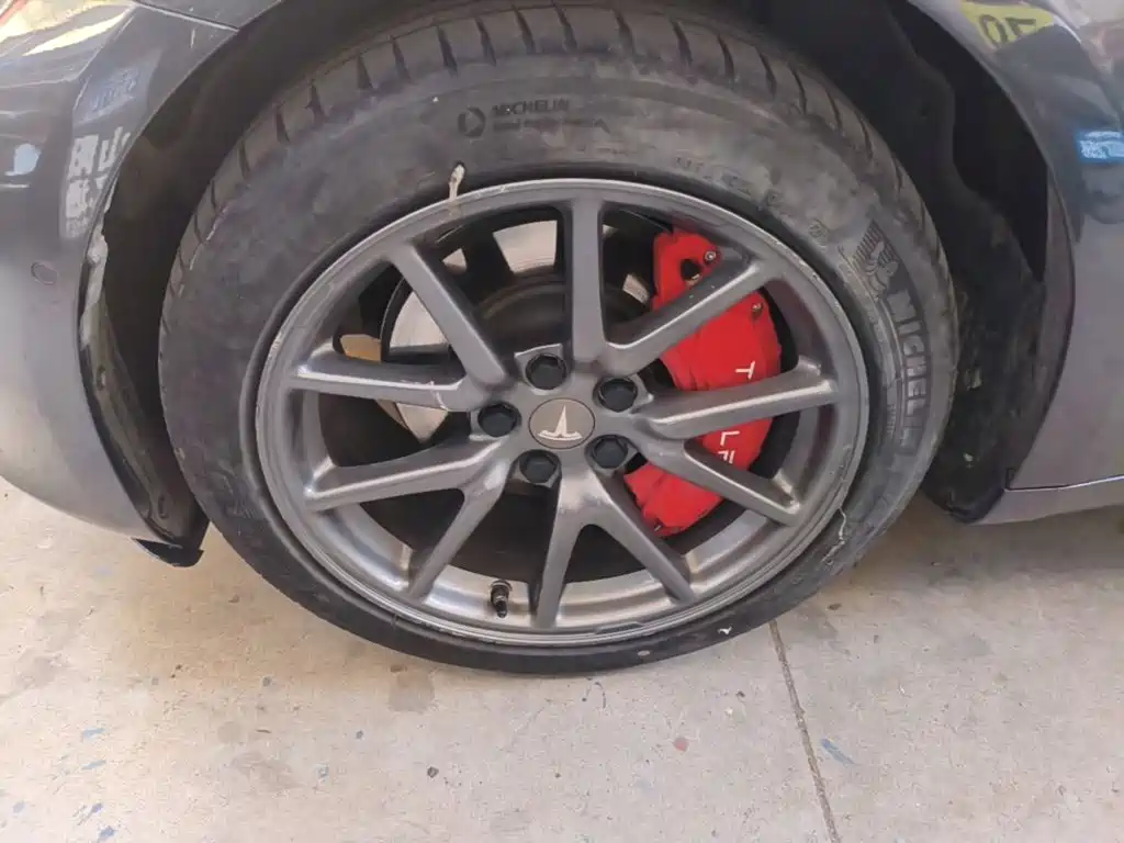 Tesla Model 3 — миниатюра 23
