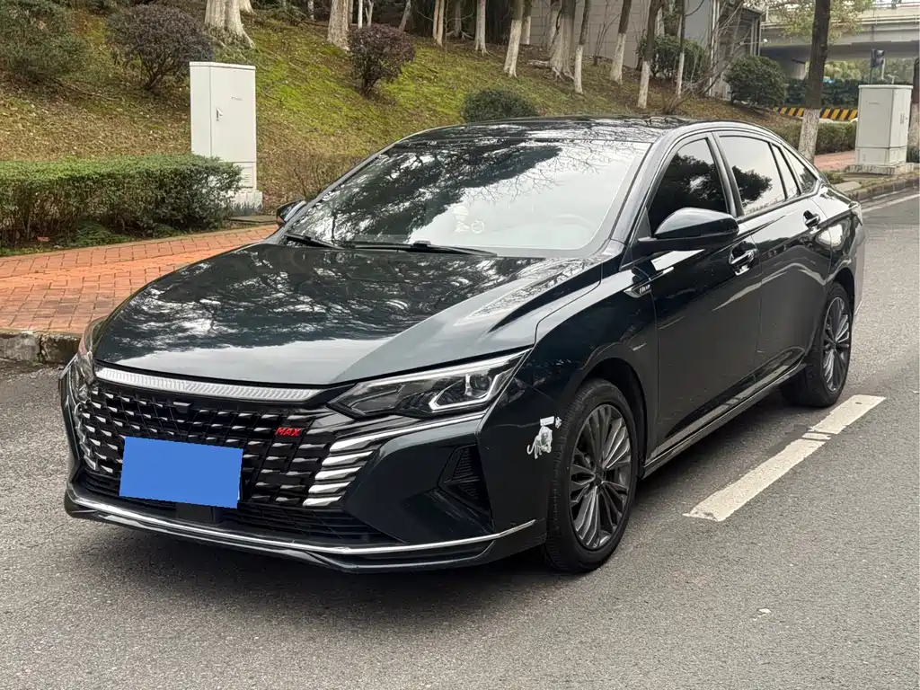 DONGFENG YI HYUN MAX