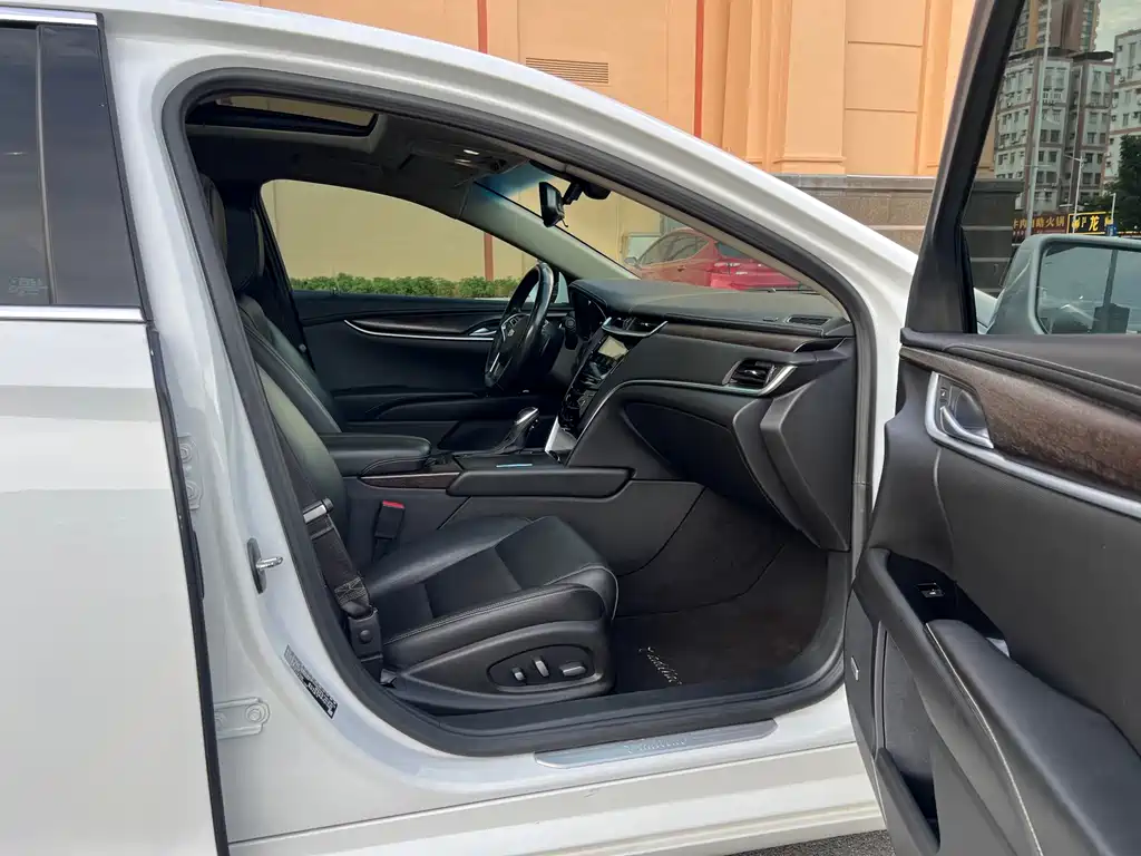 Cadillac XTS — миниатюра 11