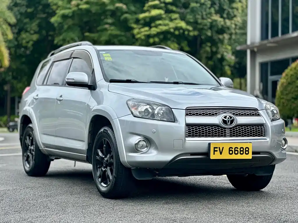 Toyota RAV4 — миниатюра 3