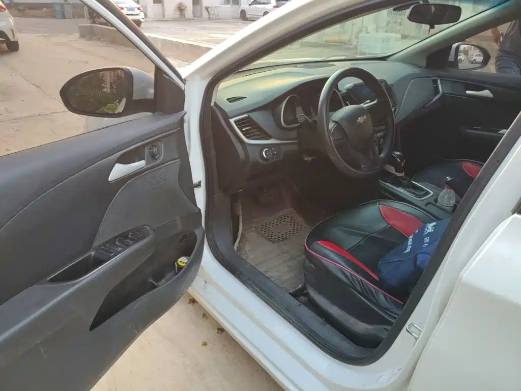 Chevrolet Cavalier — миниатюра 12