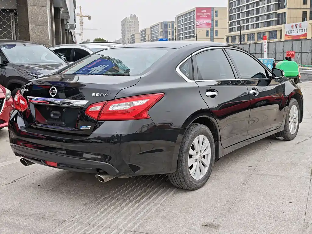 NISSAN TEANA