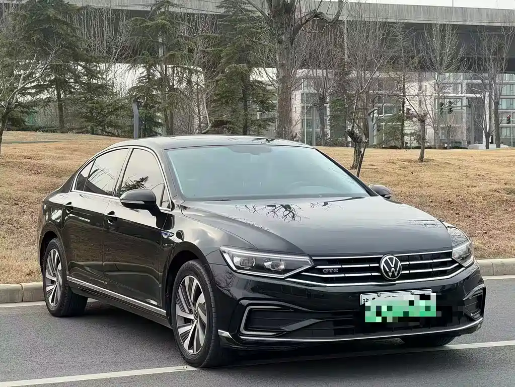 VOLKSWAGEN MAGOTAN GTE PLUG IN HYBRID