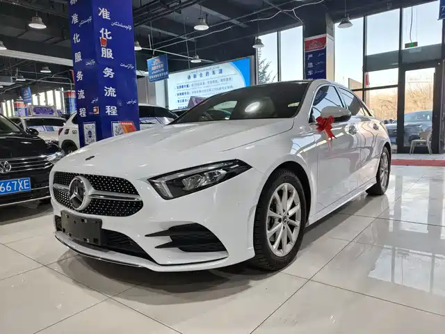 MERCEDES-BENZ A CLASS 2021