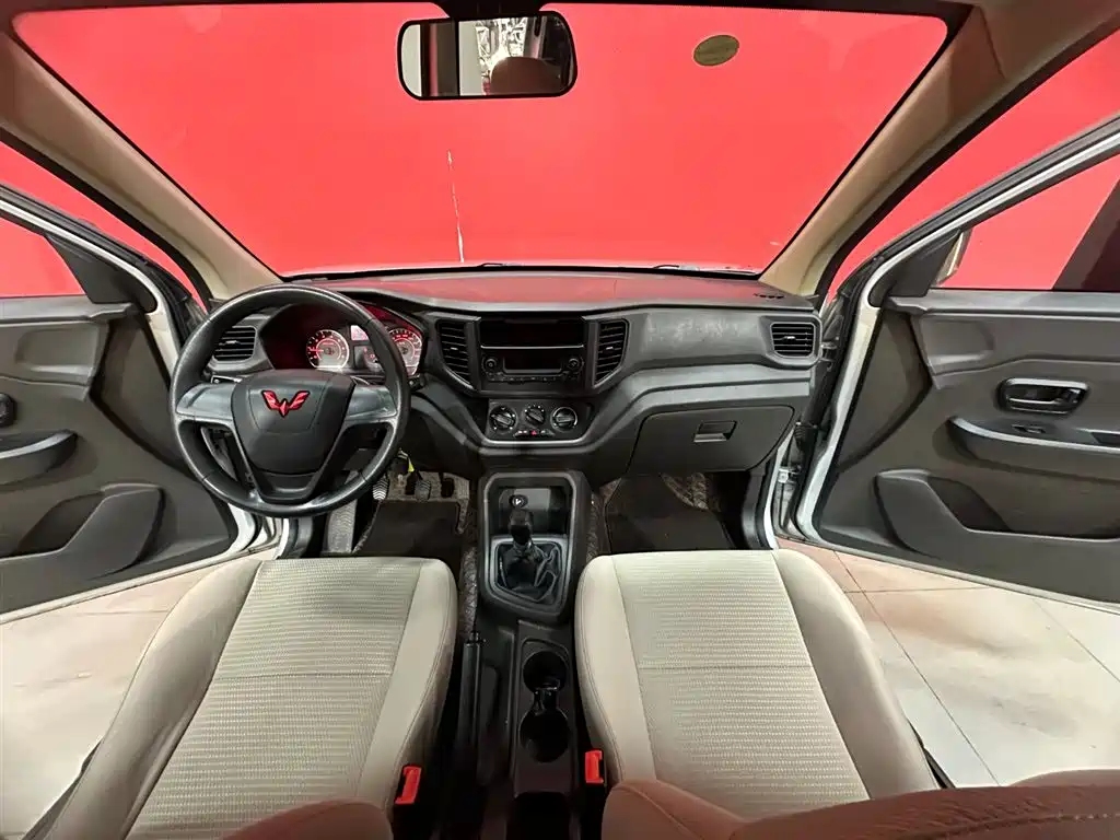 WULING WULING HONGGUANG V