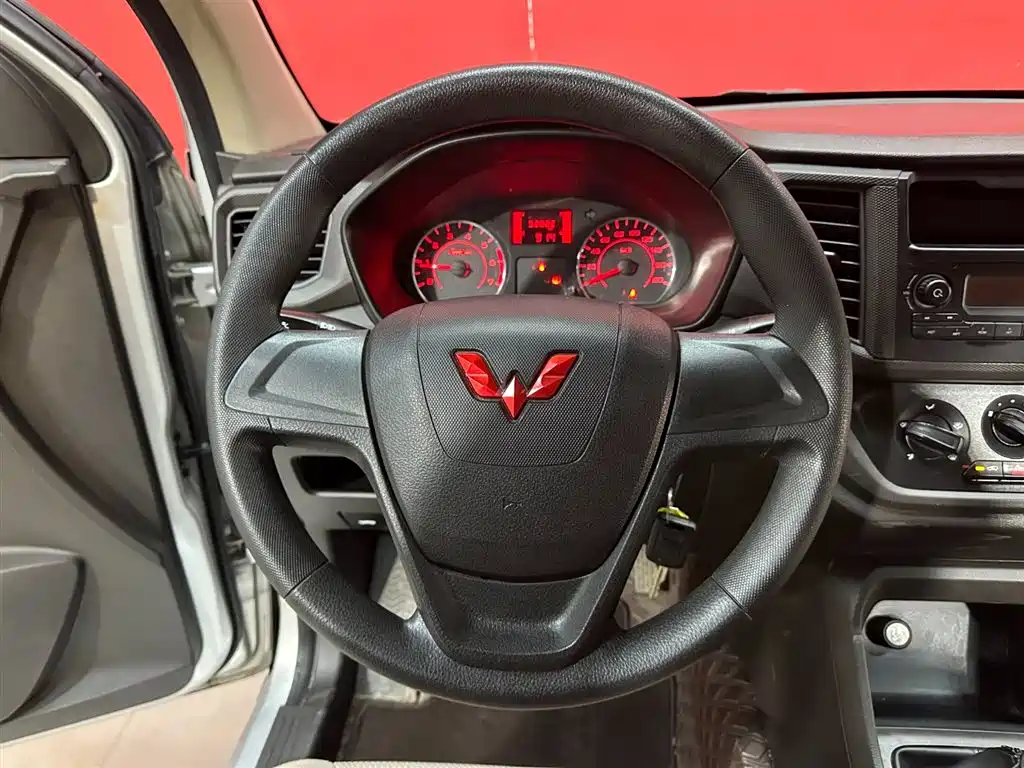 WULING WULING HONGGUANG V