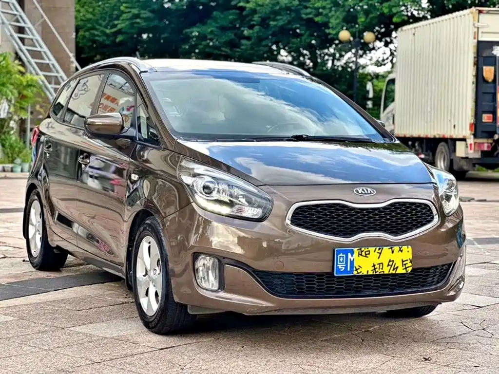 Kia Carens — миниатюра 3