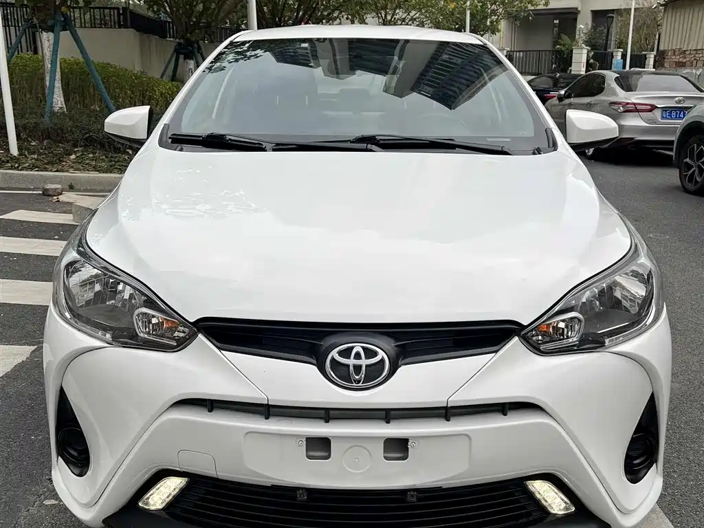 TOYOTA YARIS L TO ENJOY