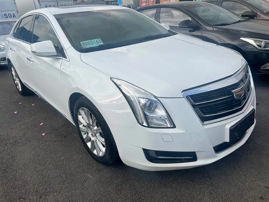 CADILLAC XTS