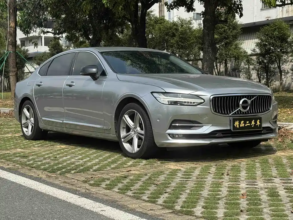 Volvo S90 2018 T4