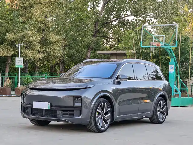 Li Auto L8
