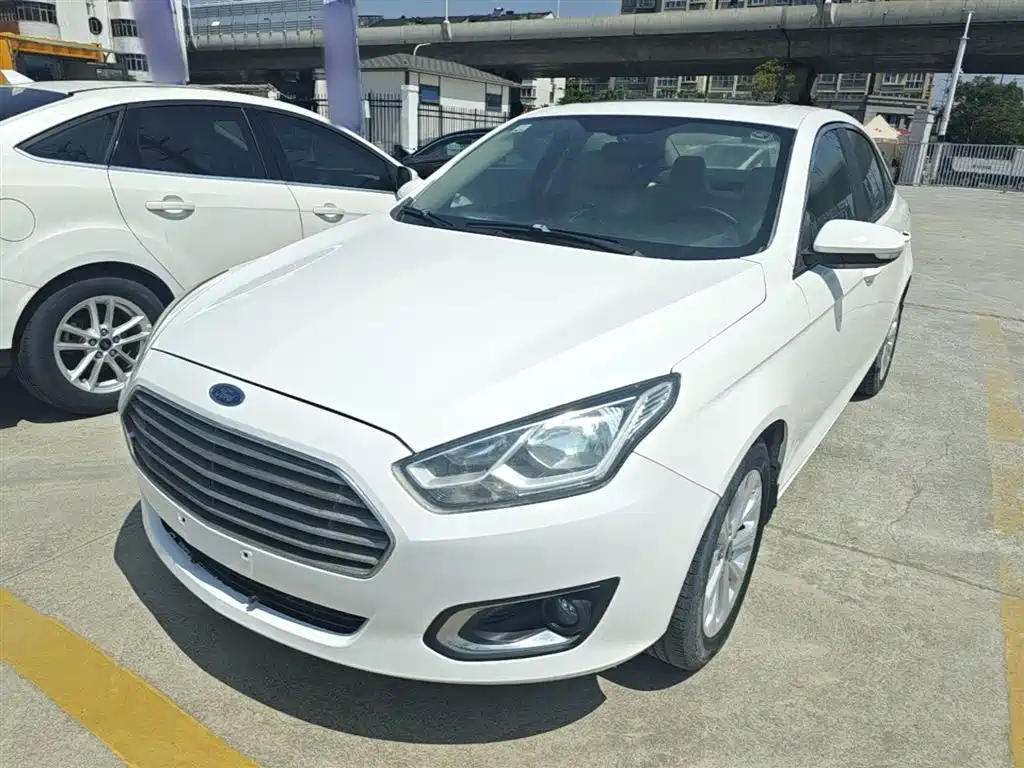Купить Ford Escort