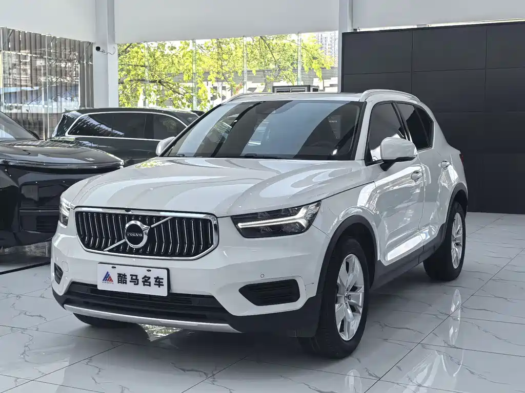 Volvo XC40 2021
