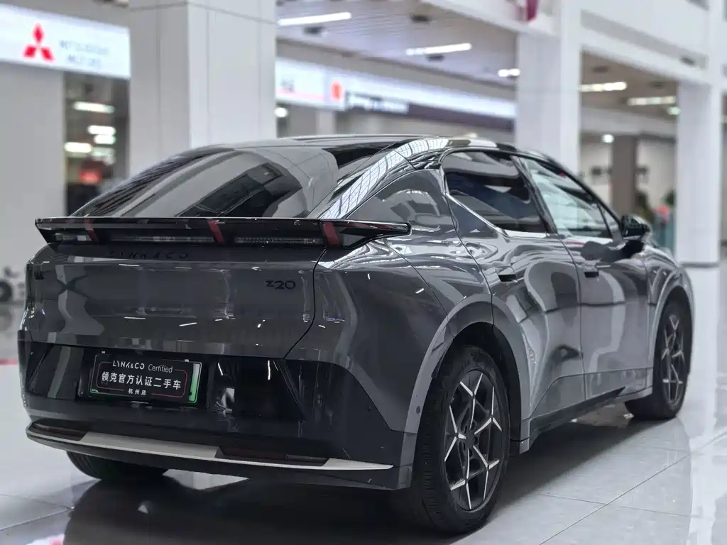 Lynk & Co 20 — миниатюра 16