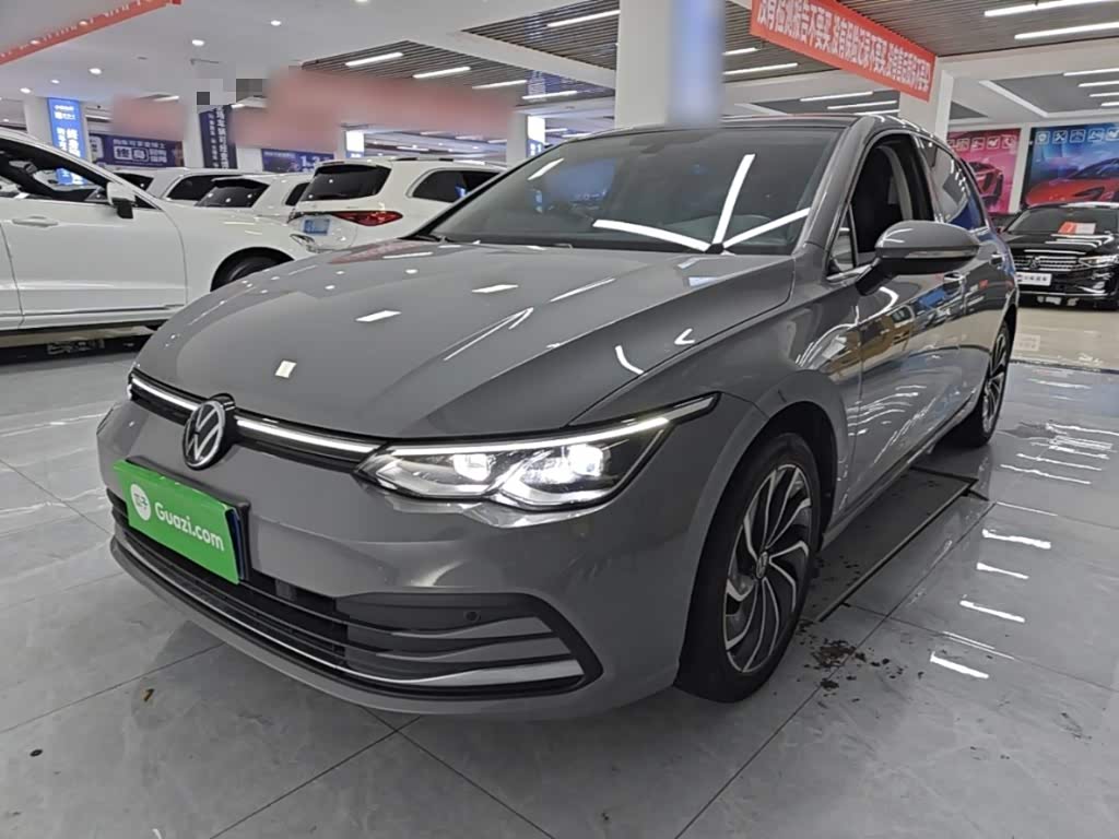 Volkswagen Golf 1.4 л 2024 г. Серебристо-серый, пробег 39700 км