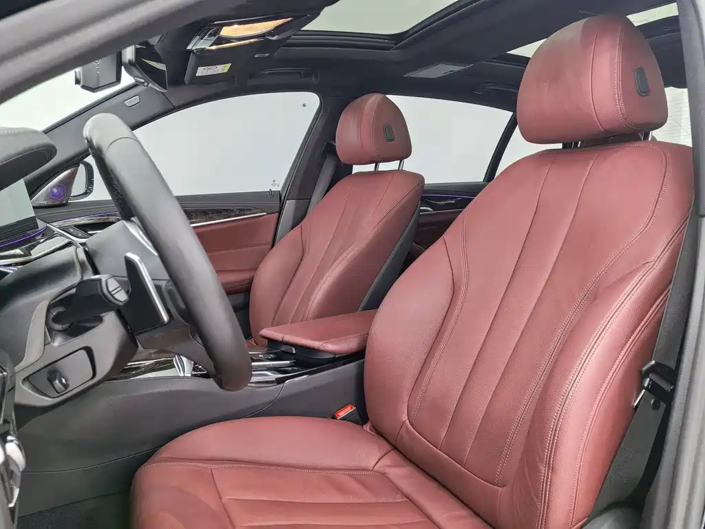 BMW 5 Series — миниатюра 6