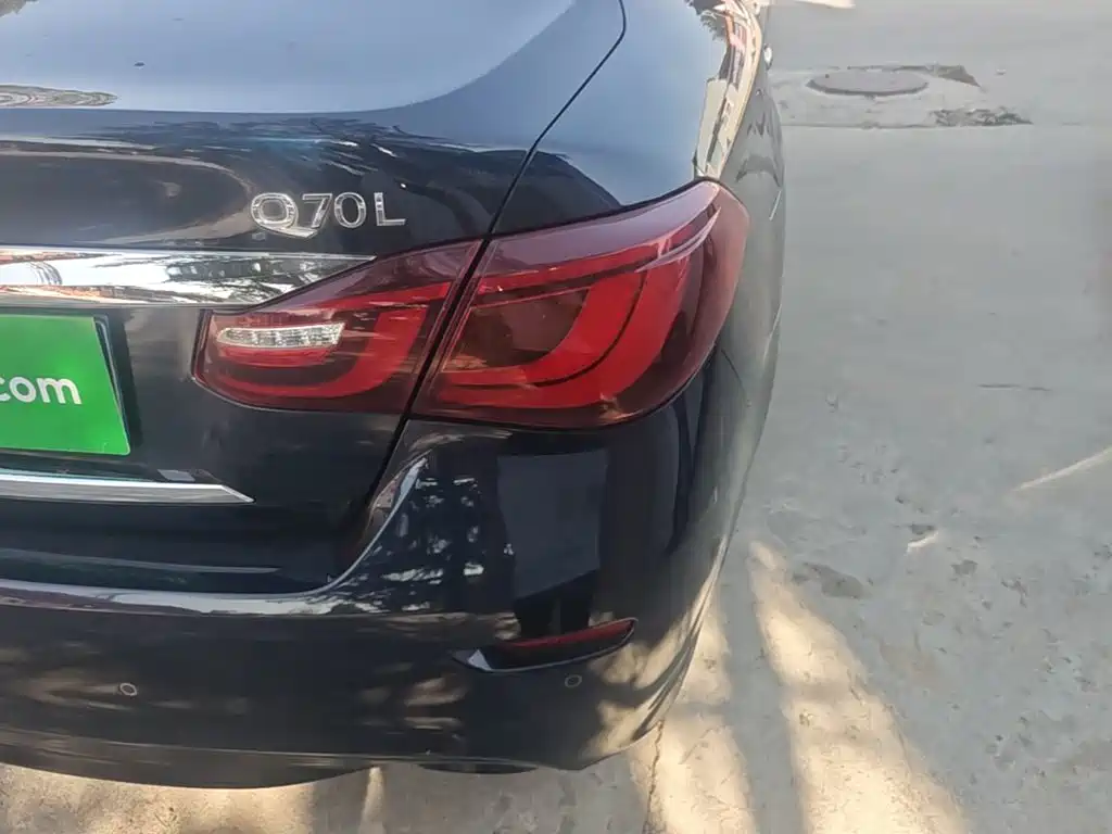 Infiniti Q70 — миниатюра 8