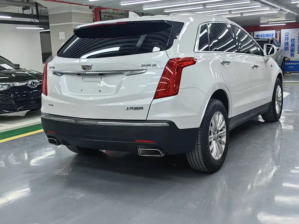 CADILLAC XT5