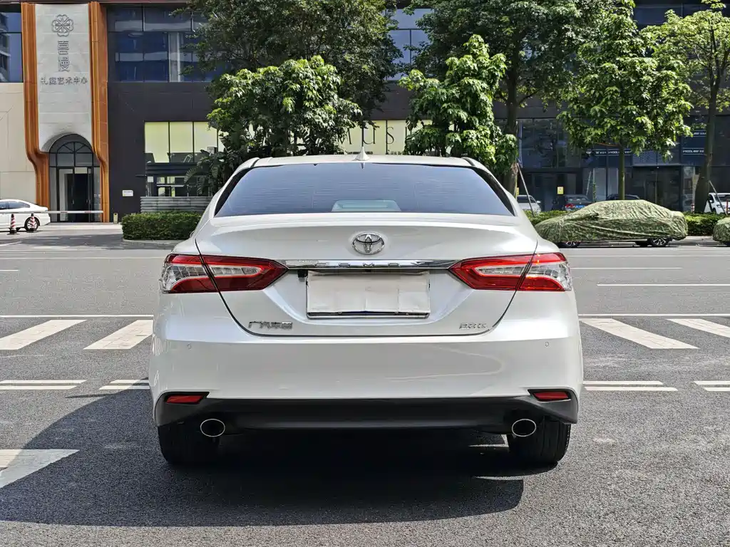 Toyota Camry 2021 2.0G Luxury