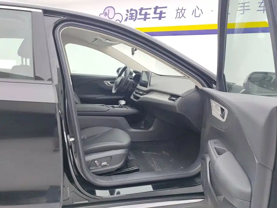Hongqi Hongqi E-QM5 — миниатюра 8