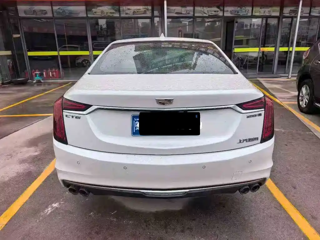CADILLAC CT6