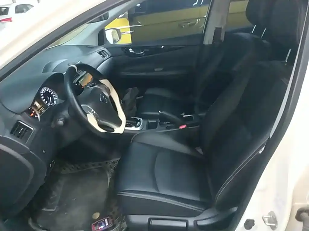 Nissan Tiida — миниатюра 15