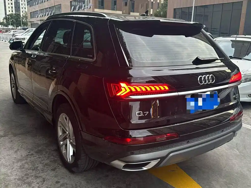 Audi Q7 — миниатюра 9