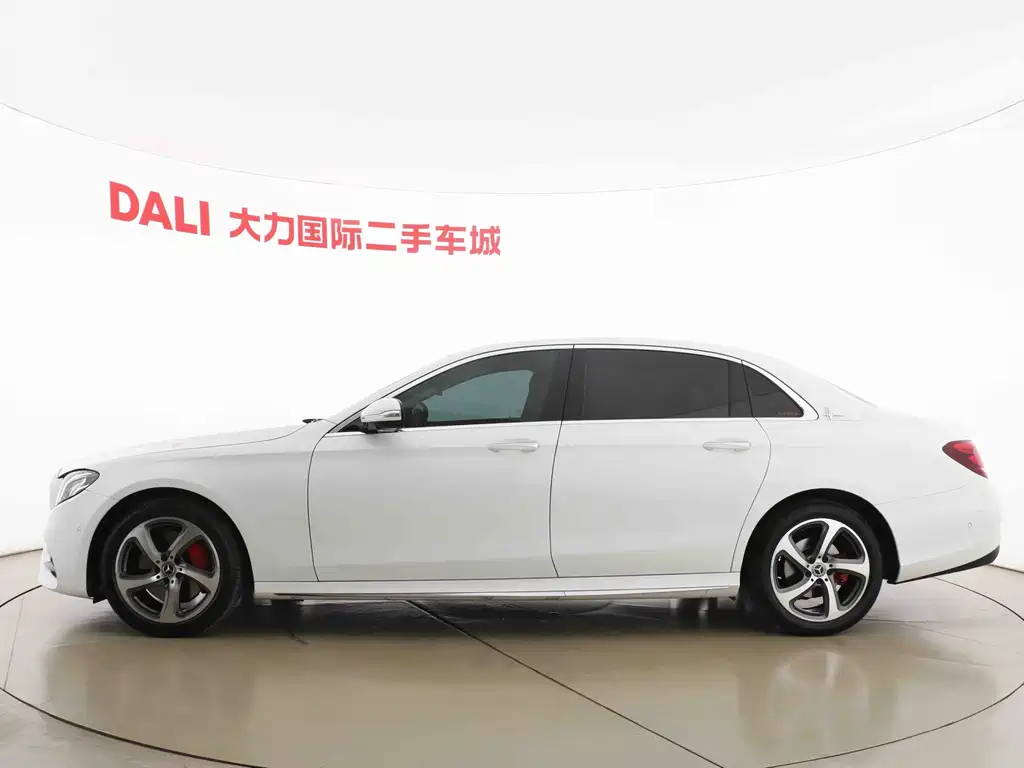 Mercedes-Benz E-Class — миниатюра 5