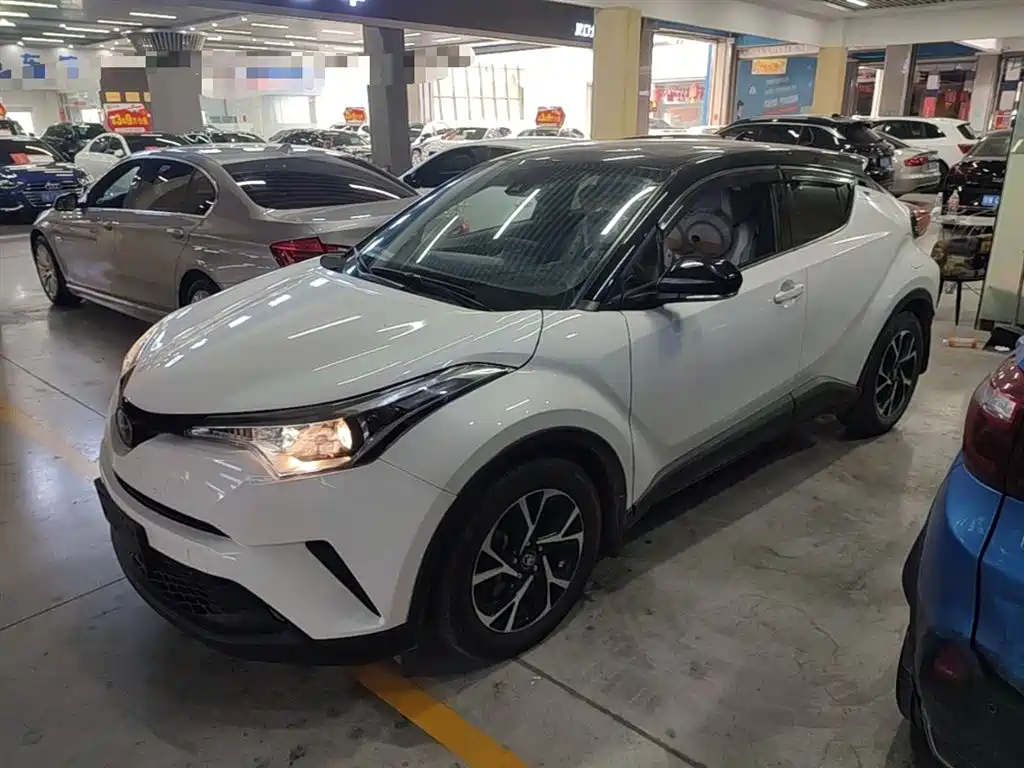 Купить Toyota C-HR