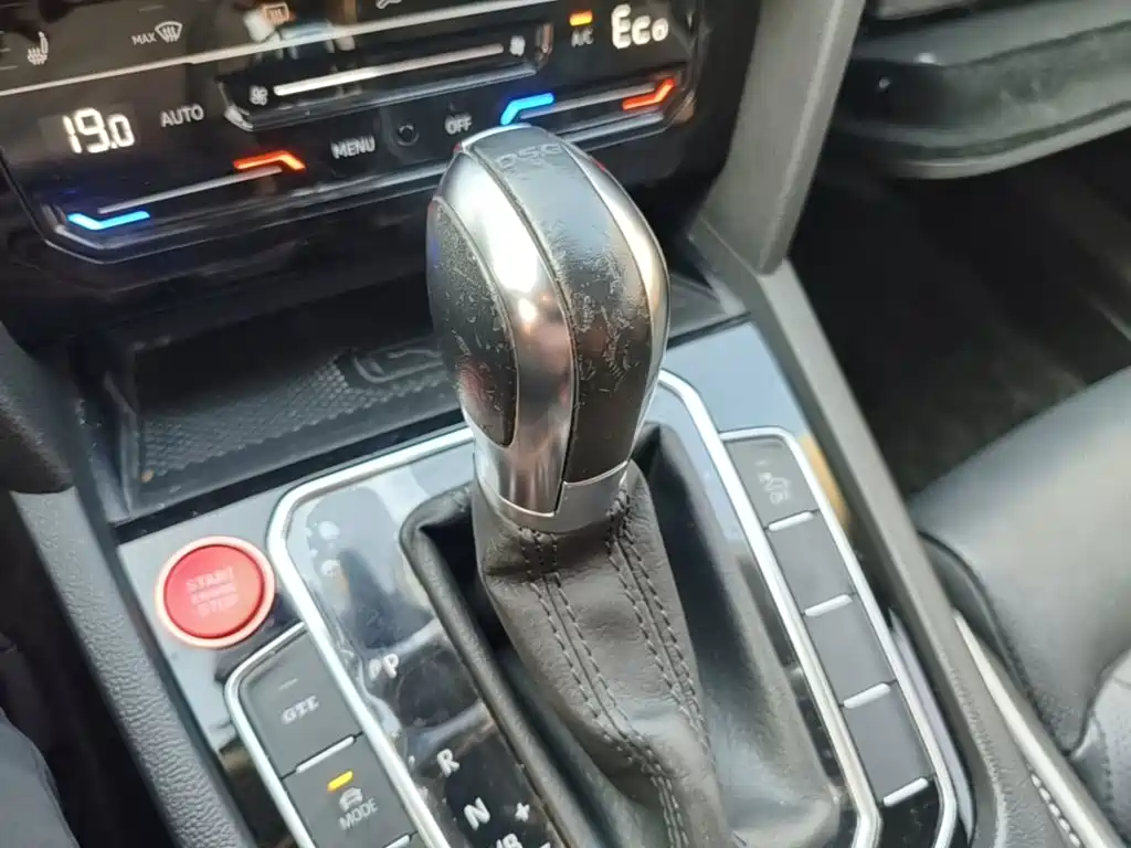 Volkswagen Magotan PHEV — миниатюра 14