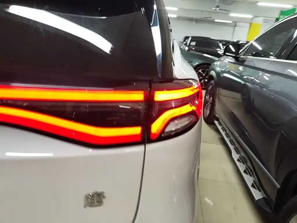 BYD Tang New Energy — миниатюра 8