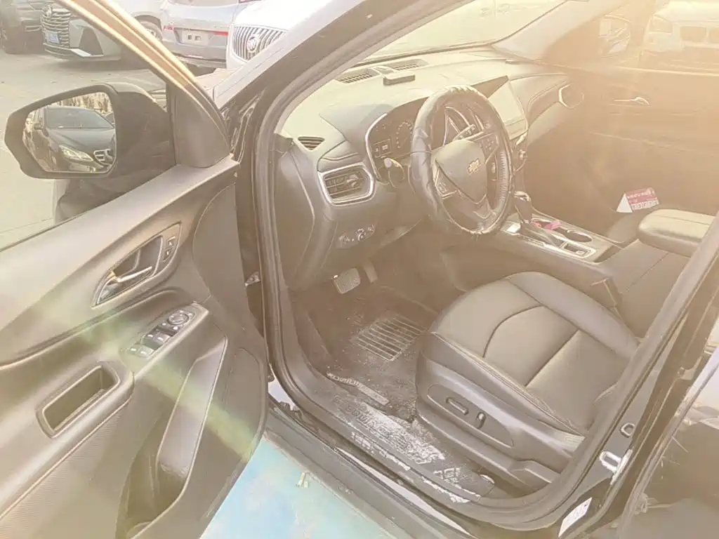 Chevrolet Equinox — миниатюра 16