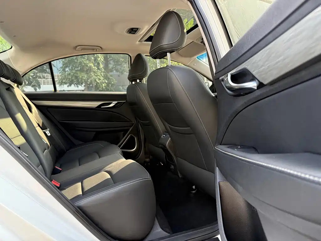 Geely Emgrand — миниатюра 17