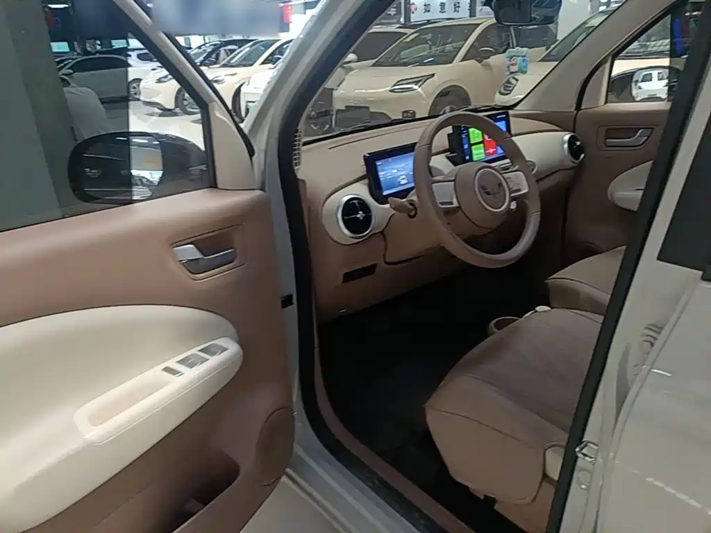 Wuling MINIEV — миниатюра 16